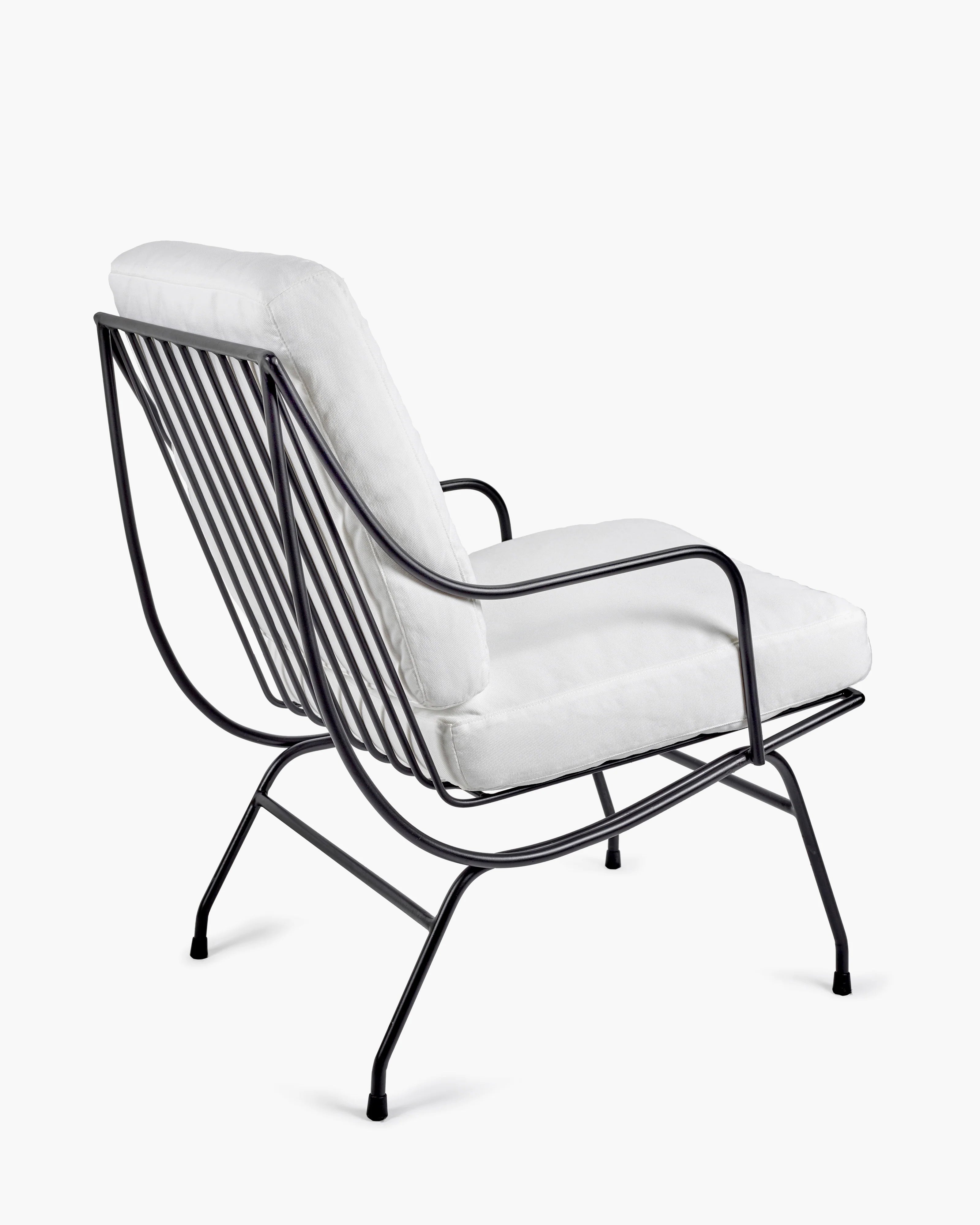 Lounge Chair With Cushion White Stresa Metal Sculptures