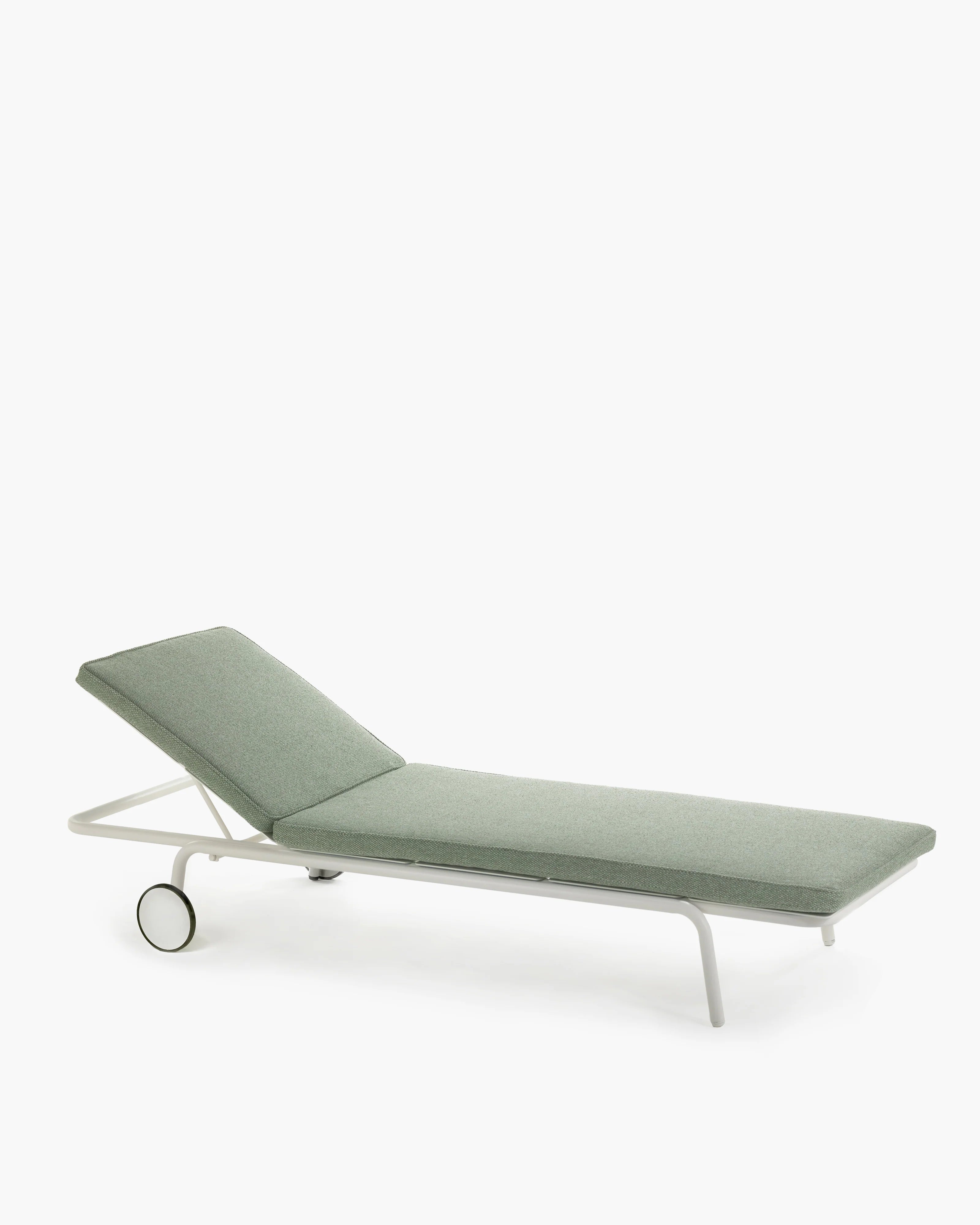 August Aluminum Sun Lounger