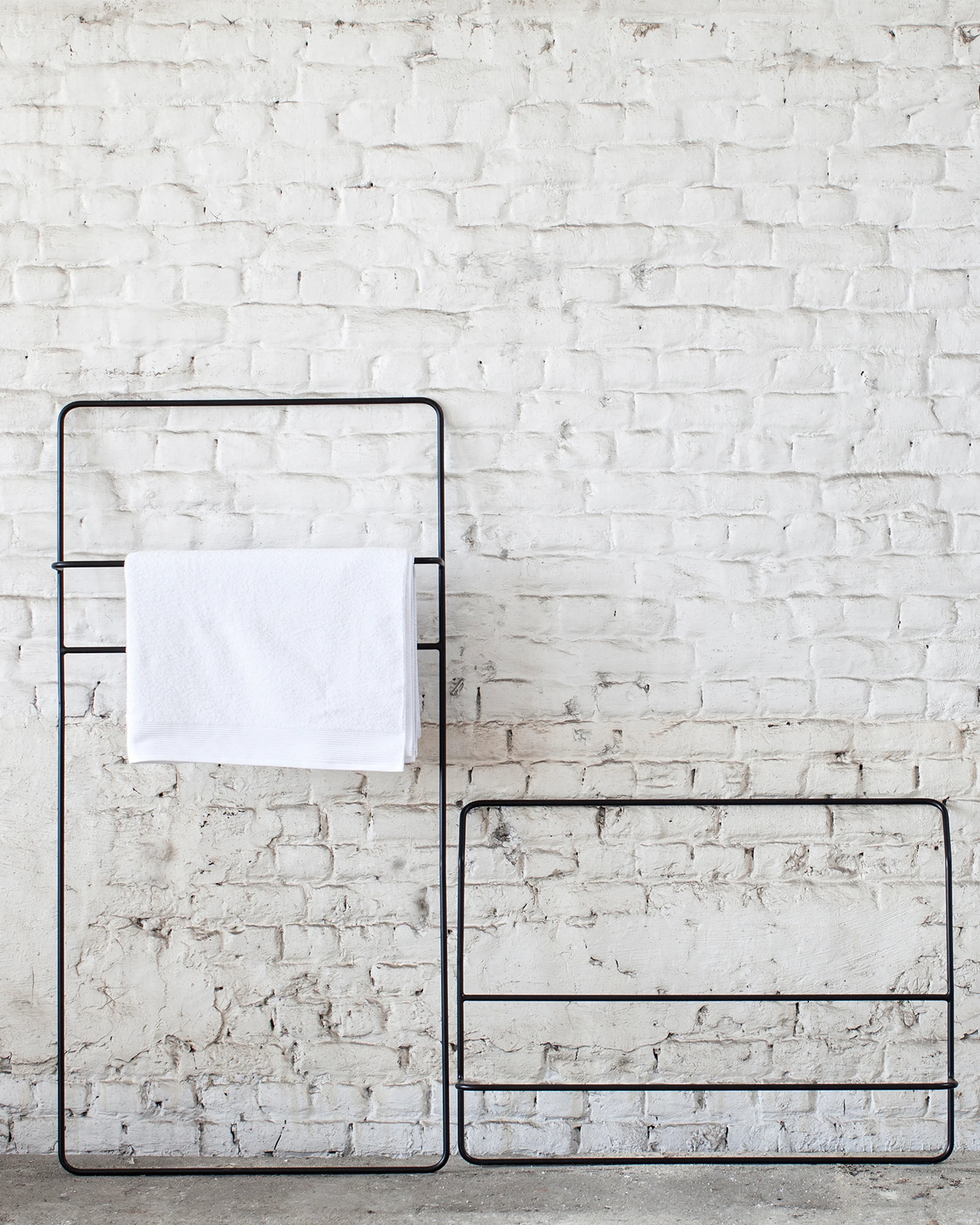 Juno Low Towel Rack