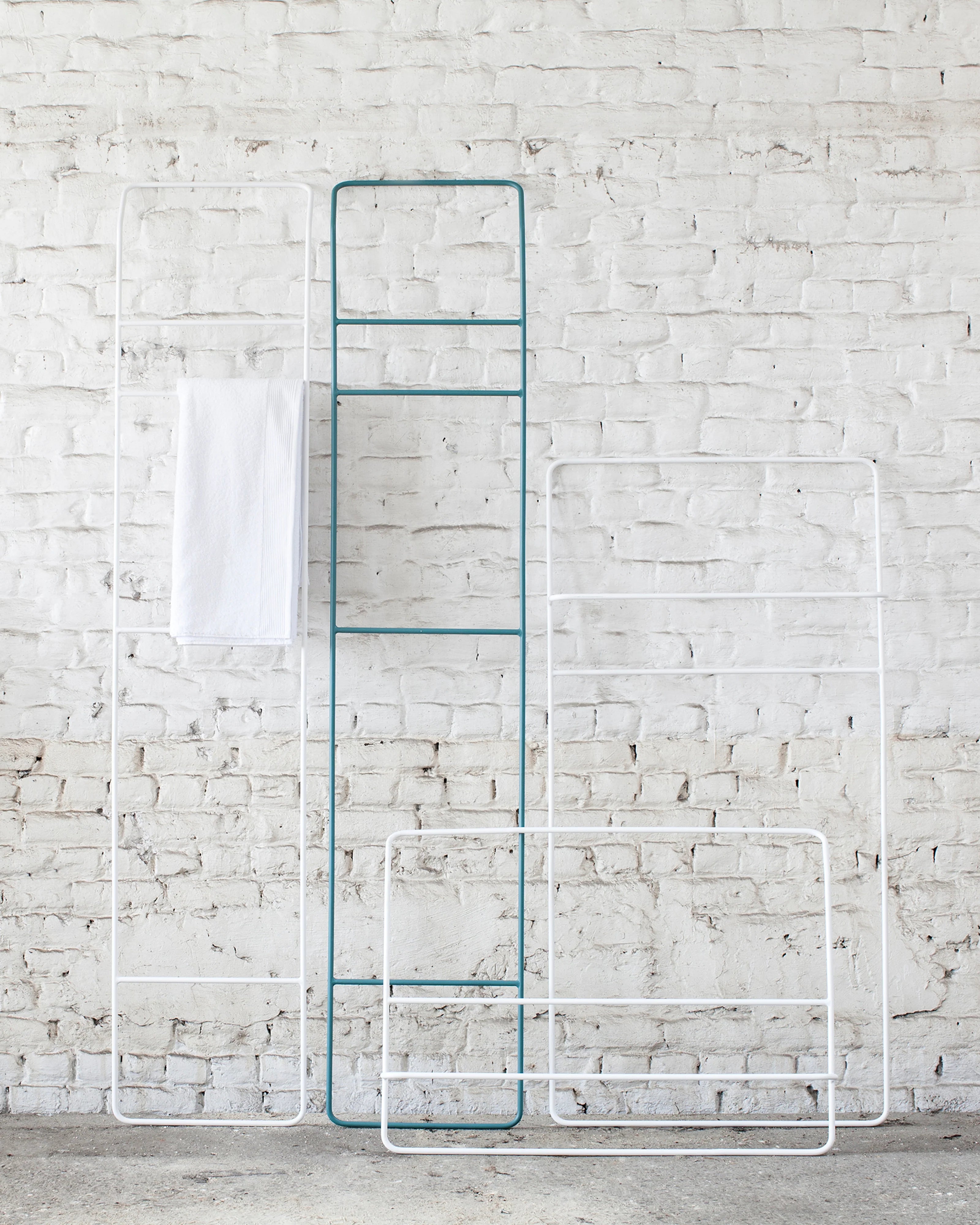 Juno Low Towel Rack